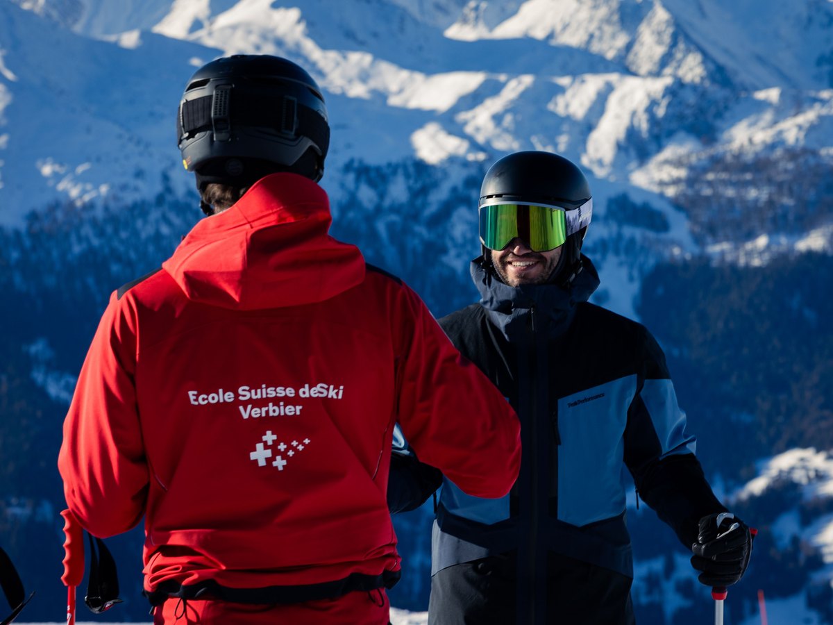 Un moniteur de l'École Suisse de Ski de Verbier sur les pistes
